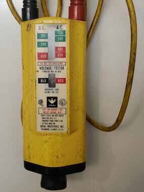 VINTAGE IDEAL CAT #61-065 SOLENOID/WIGGY VOLTAGE TESTER 600V AC/DC